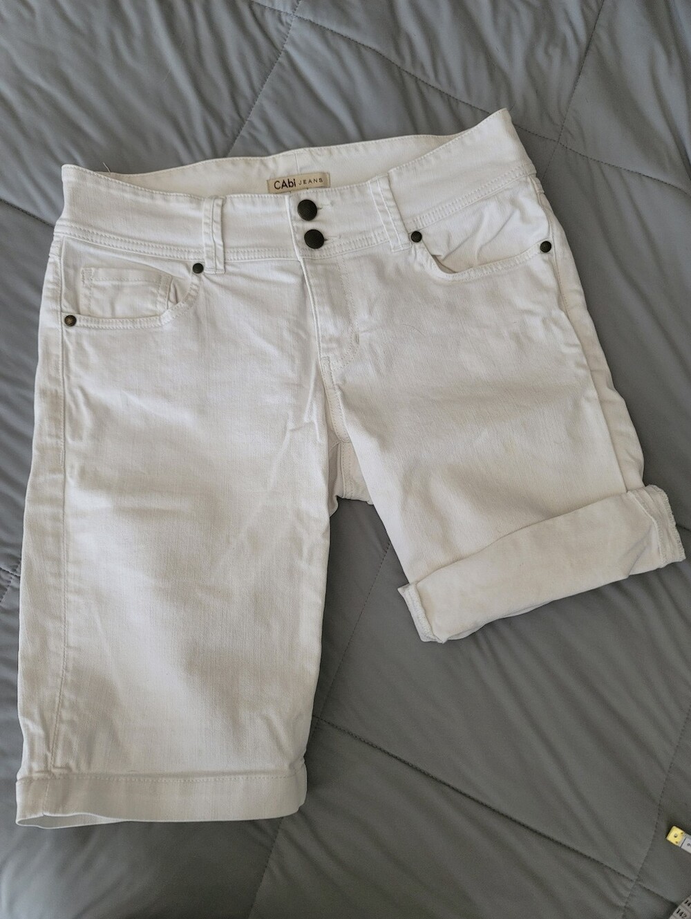 CAbi White Denim Shorts – Size 6